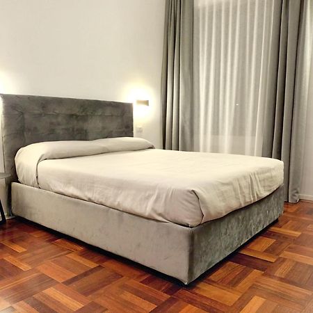 B&Bari, Via Crollalanza, Le Case Di Aurelia Guesthouse ภายนอก รูปภาพ